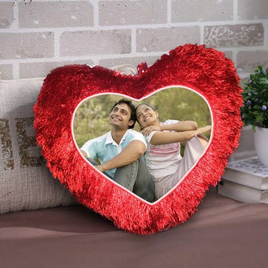 Red furr heart Cushion